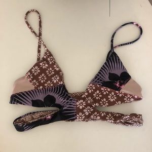 Acacia Haku Top 4 way block